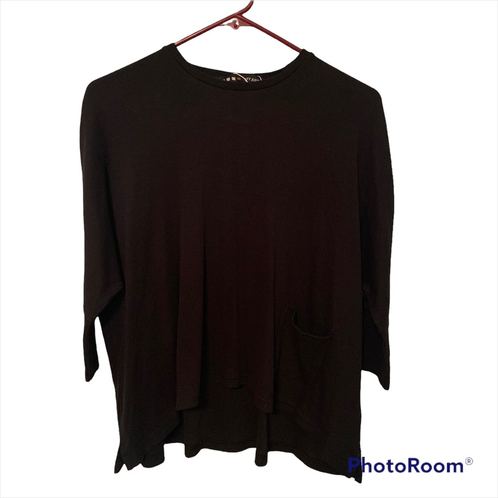 T By Art black short sleeve ribbed shirt size small